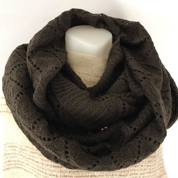 CHARLIE PAIGE Infinity Scarf Lace pattern - Picture 5 of 6